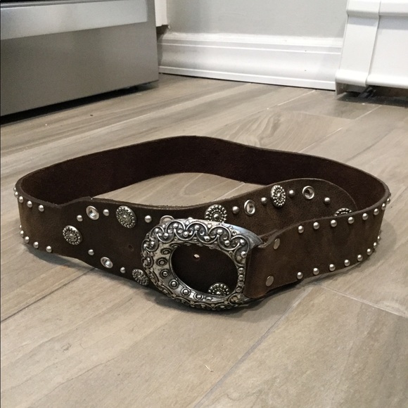 LEATHEROCK STUDDED BROWN LEATHER SILVER EMBOSSED BUCKLE BELT - Picture 2 of 8